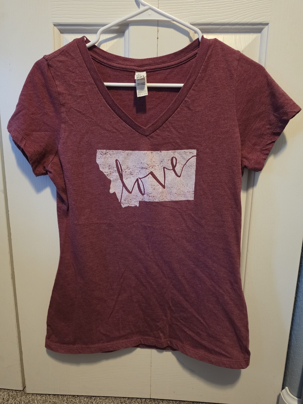 Montana Shirt Co. Women's V-Neck Tee in Burgundy with 'Love' State Graphic